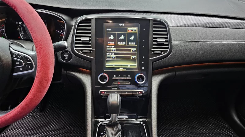 Renault SM6