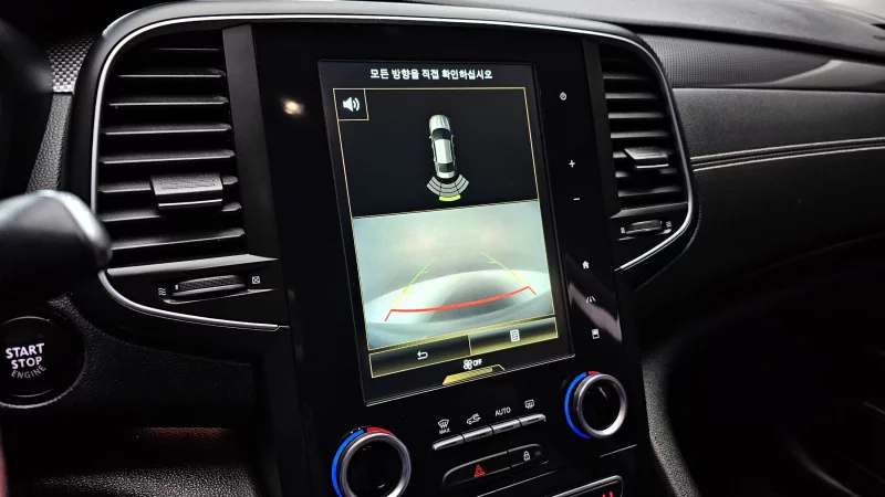 Renault SM6