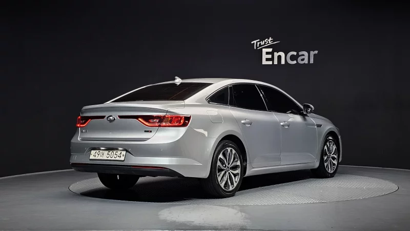 Renault SM6