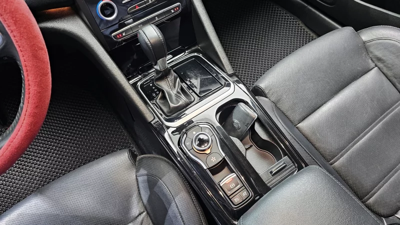 Renault SM6