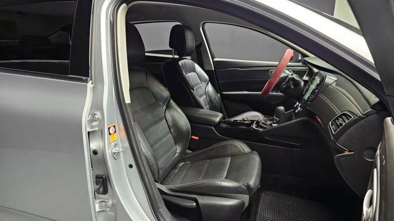 Renault SM6
