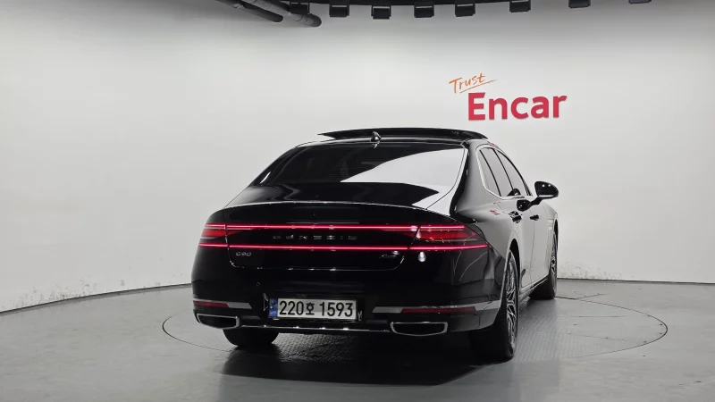 Genesis G90