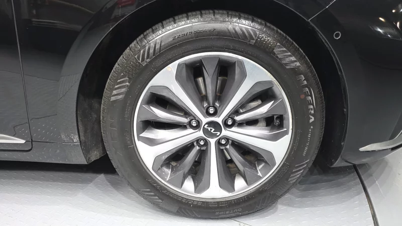 Kia K8