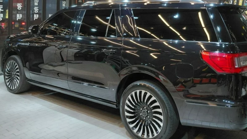 Lincoln NAVIGATOR