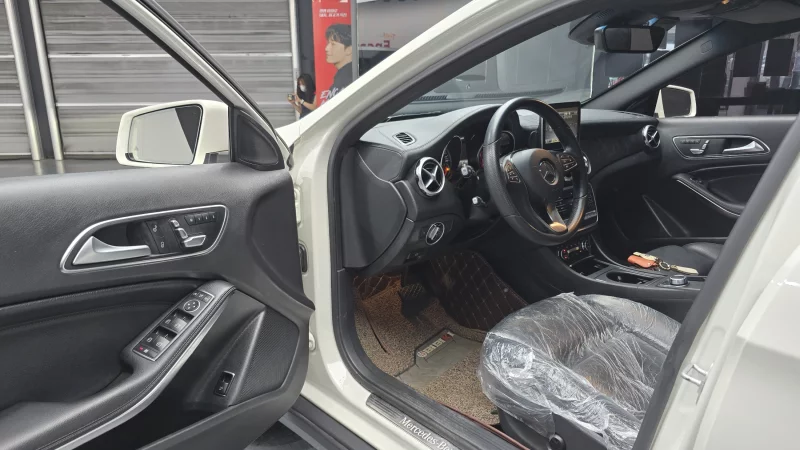 Mercedes-Benz GLA-Class