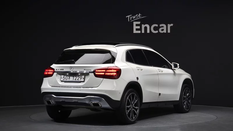 Mercedes-Benz GLA-Class