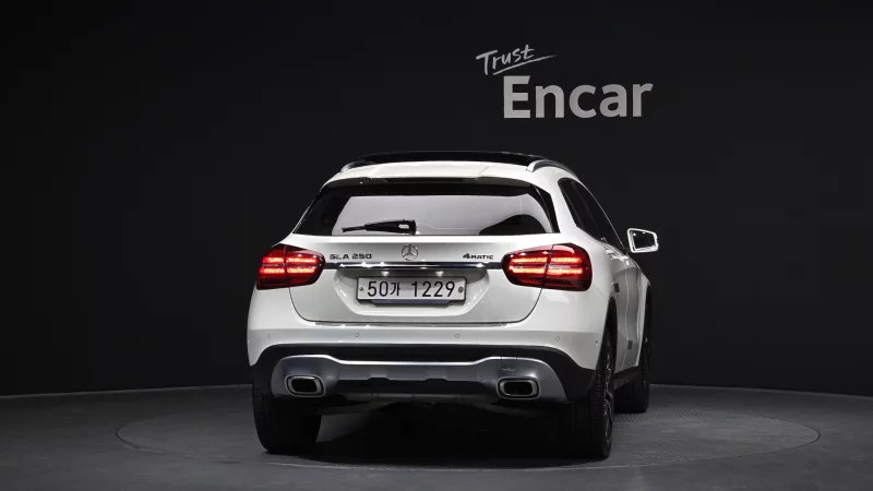 Mercedes-Benz GLA-Class