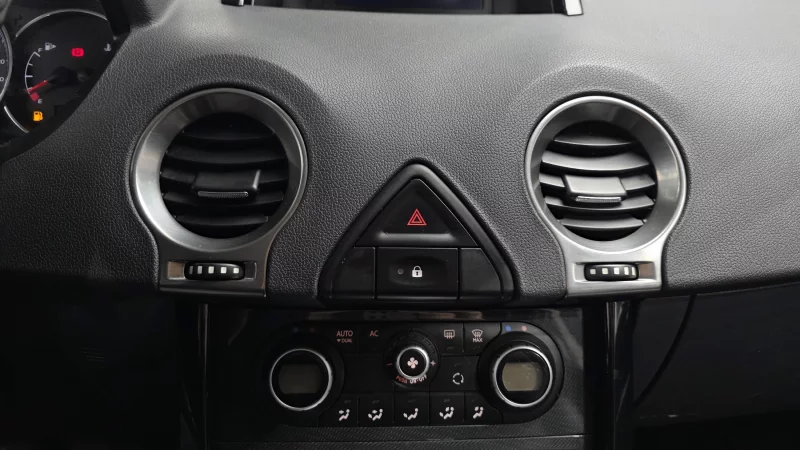 Renault QM5