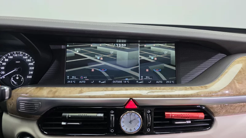 Genesis EQ900