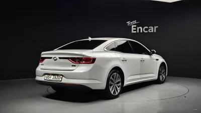 Renault SM6