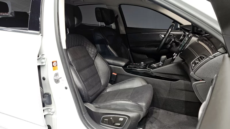 Renault SM6