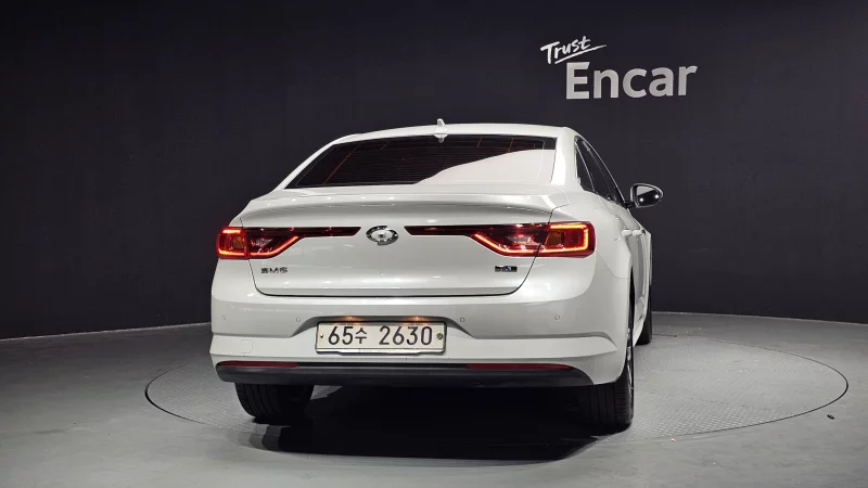 Renault SM6