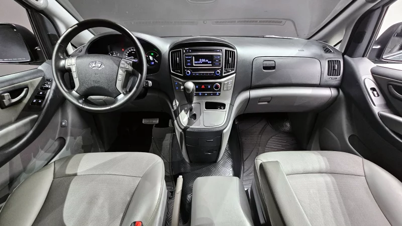 Hyundai Grand Starex