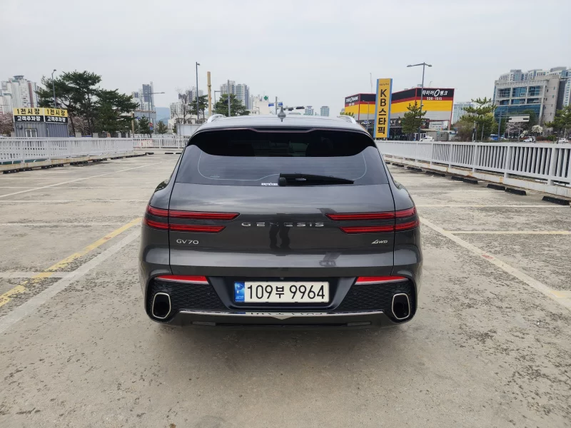Genesis GV70