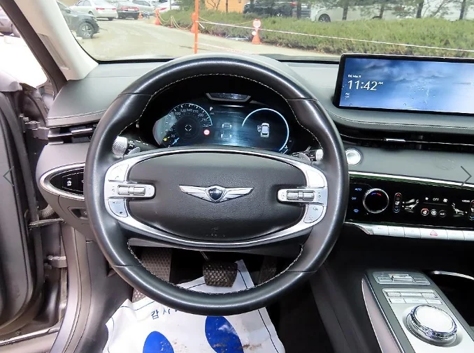 Genesis GV70