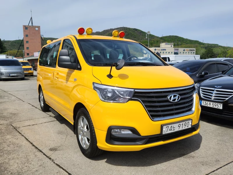 Hyundai Grand Starex