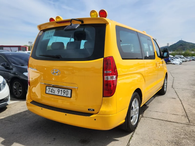Hyundai Grand Starex