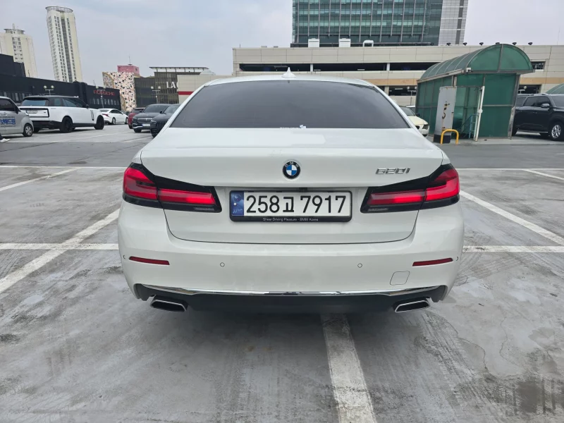 BMW 5-Series