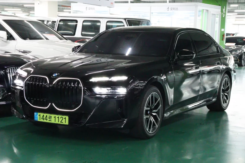 BMW 7-Series