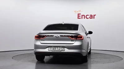 Renault SM6