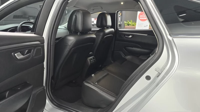 Renault SM6