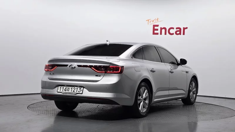 Renault SM6