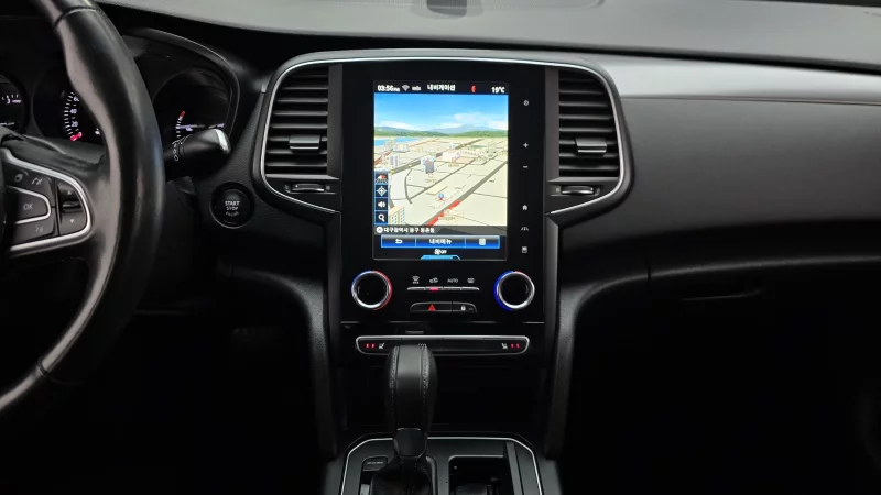Renault SM6
