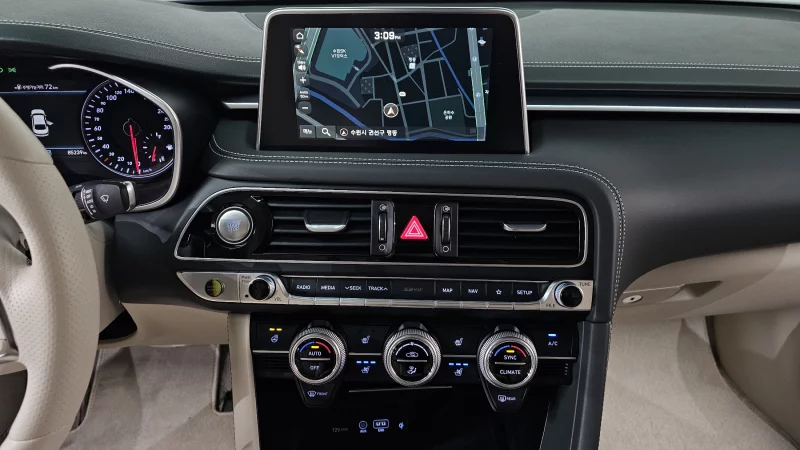 Genesis G70