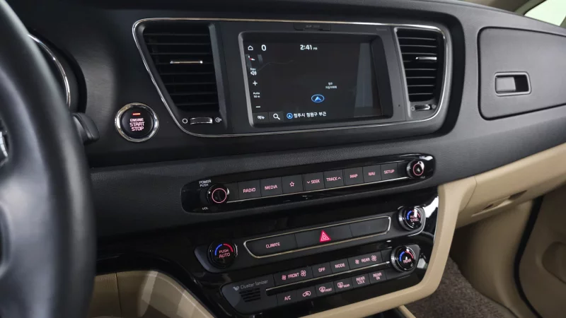 Kia Carnival