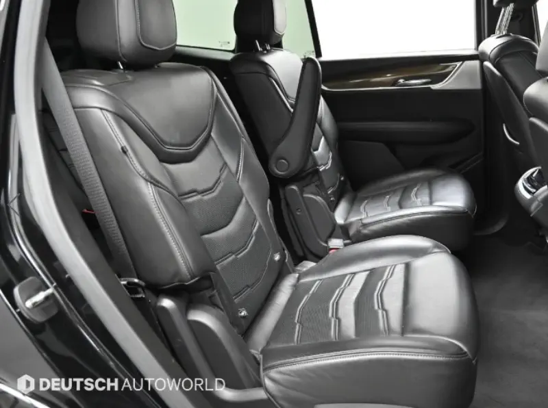 Cadillac XT6