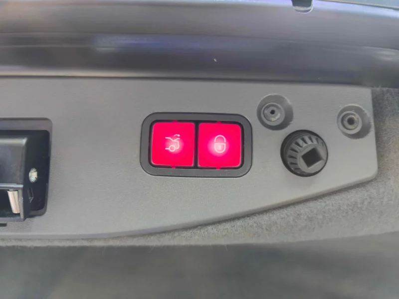 Mercedes-Benz SL-Class