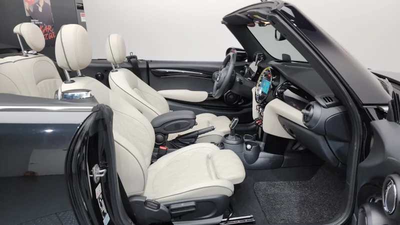 MINI Cooper Convertible