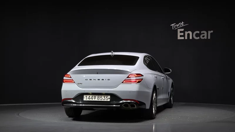 Genesis G70