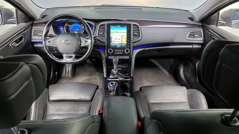 Renault SM6
