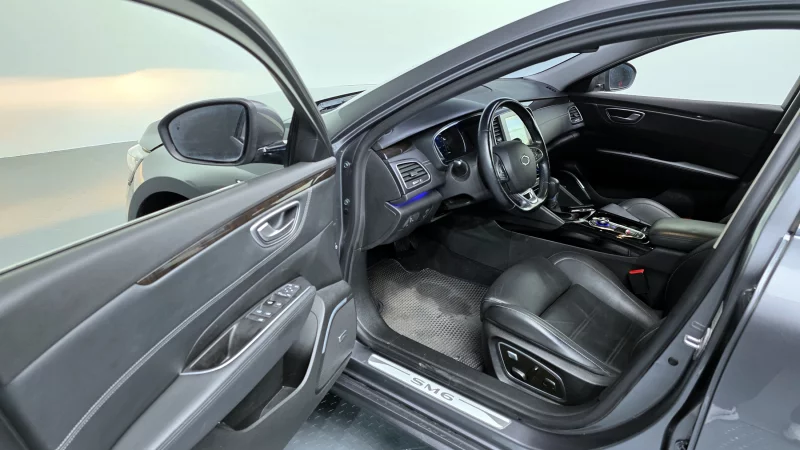 Renault SM6