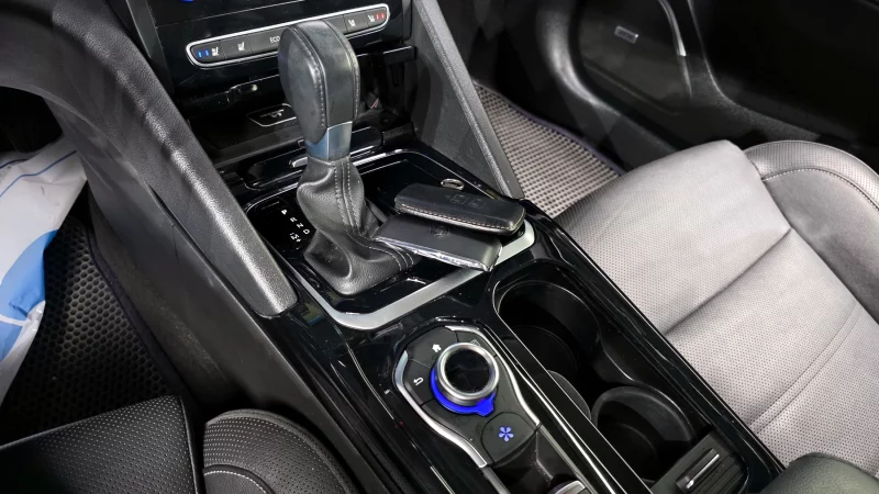 Renault SM6