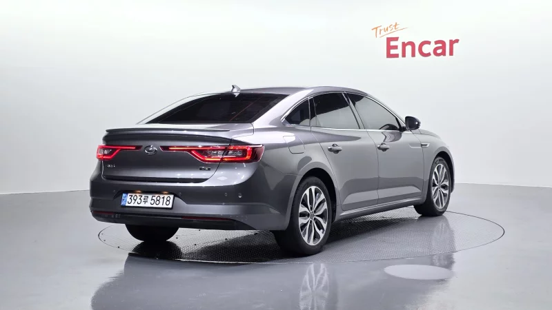 Renault SM6