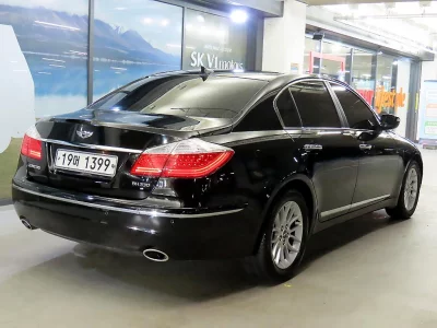 Hyundai Genesis