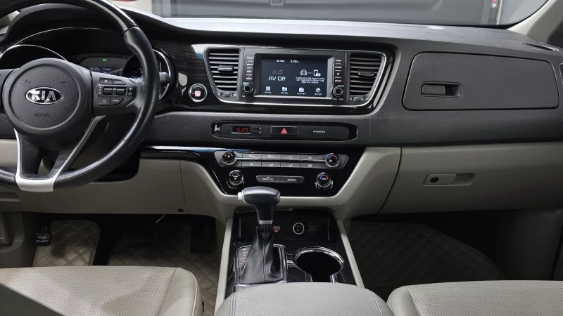 Kia Carnival