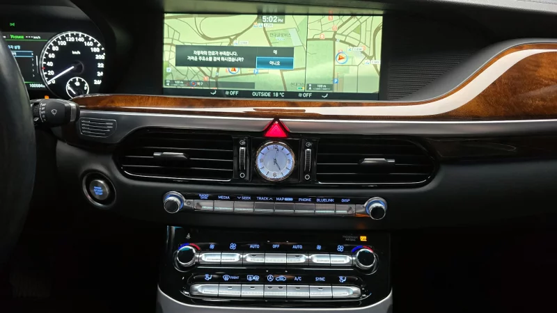 Genesis EQ900