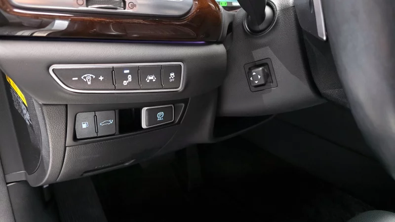 Genesis EQ900