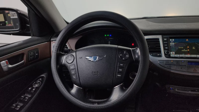 Hyundai Genesis