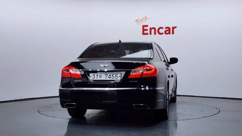 Hyundai Genesis