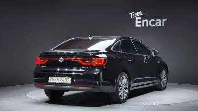 Renault SM6