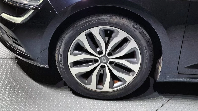 Renault SM6