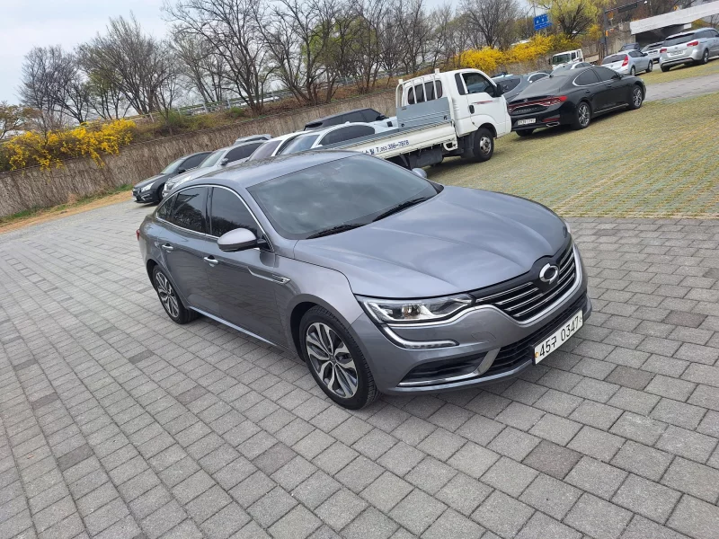 Renault SM6