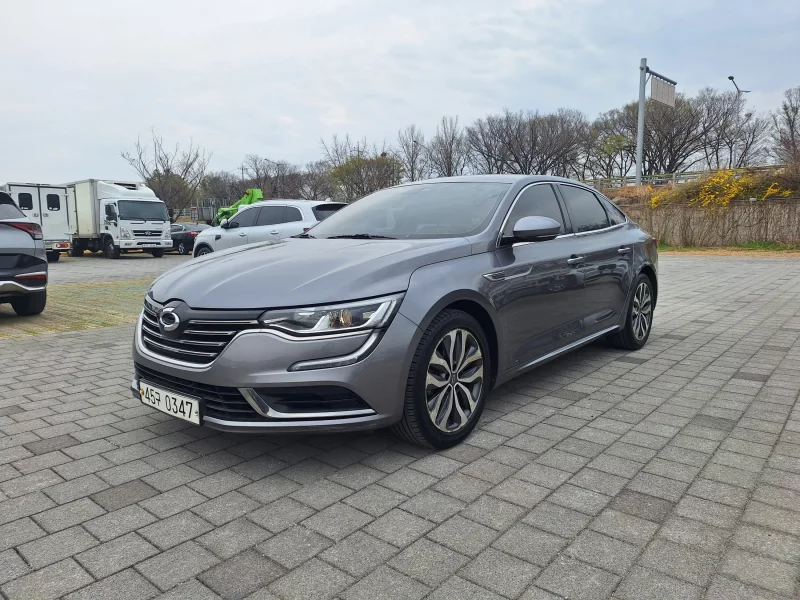 Renault SM6