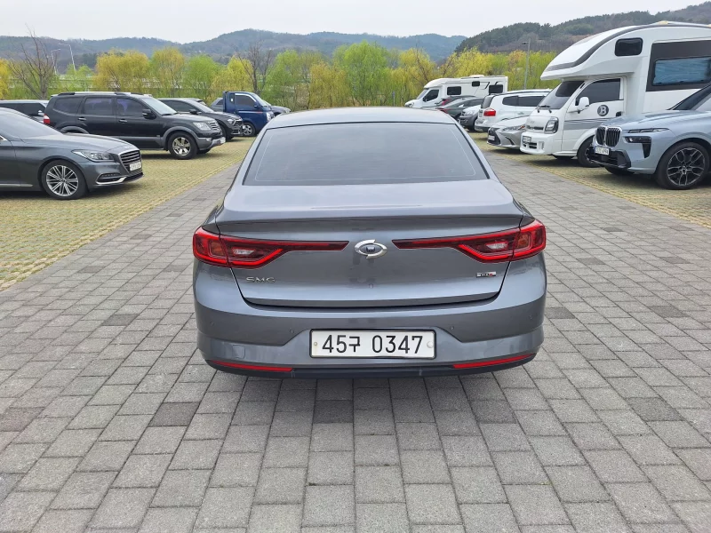 Renault SM6