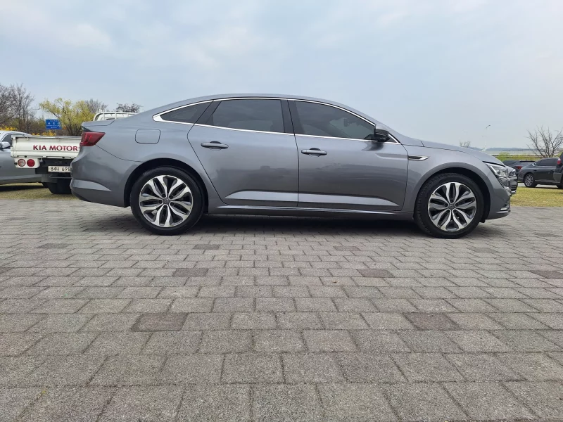 Renault SM6