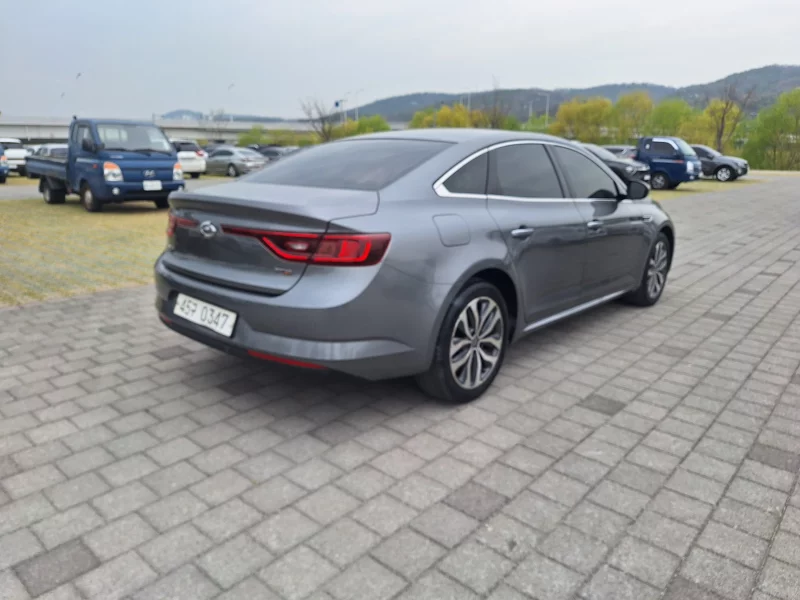 Renault SM6